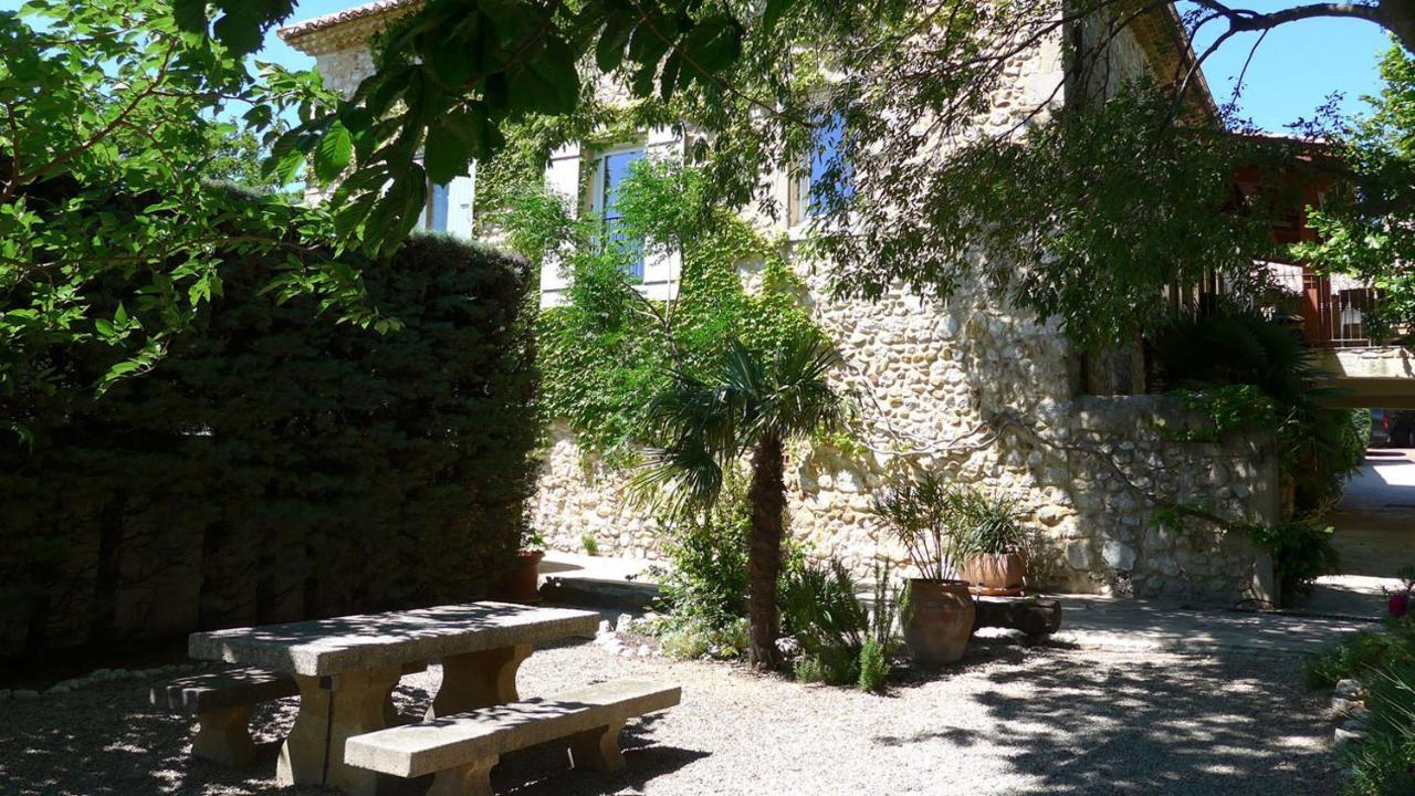 Gites Au Chateau Des Estubiers Les Granges-Gontardes 外观 照片