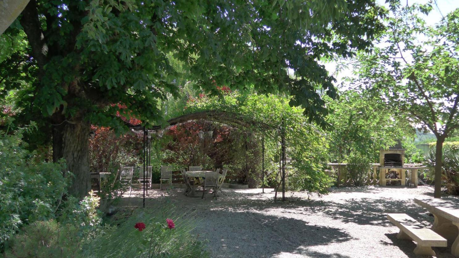 Gites Au Chateau Des Estubiers Les Granges-Gontardes 外观 照片